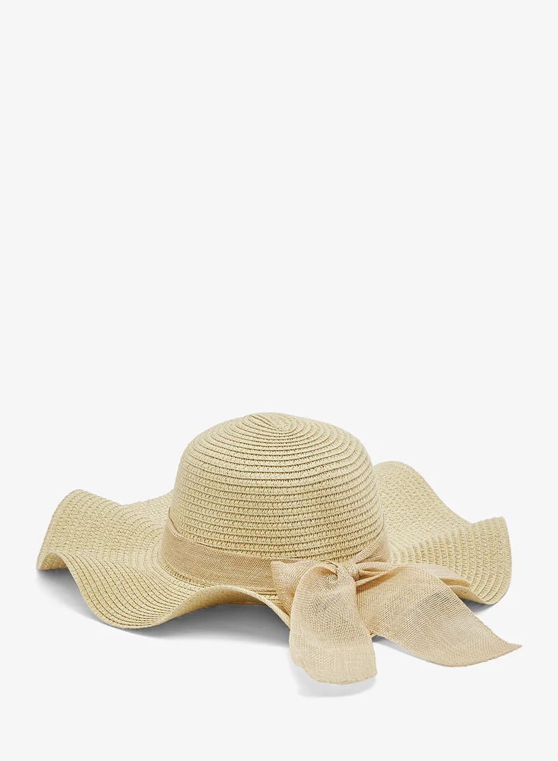 جينجر Raffia Material Ribbon Tie Detail